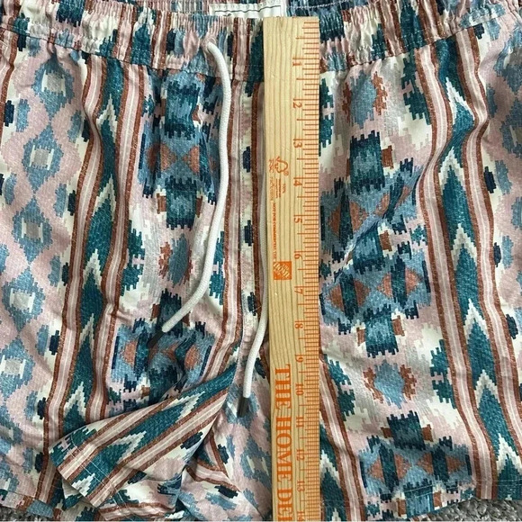 AE 5” Men’s Swim Trunks Size L Geo Print - Picture 7 of 7